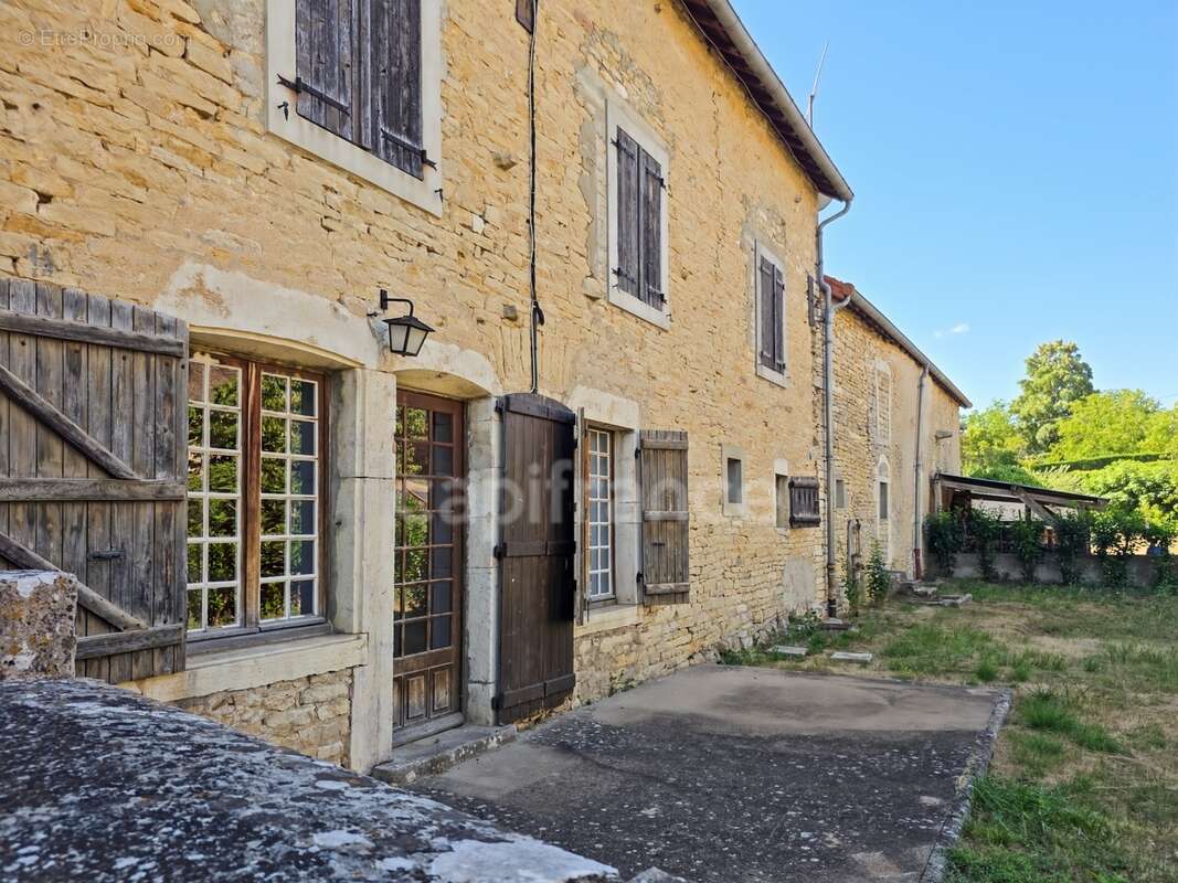 Maison en pierre à renover - photo 14