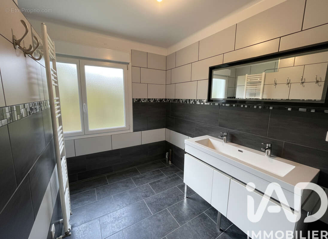 Photo 8 - Maison à DOMMARTIN-LETTREE