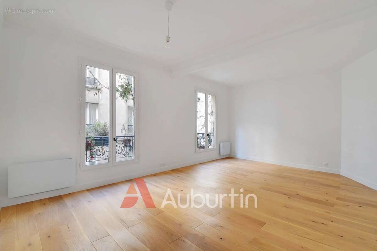 Appartement à PARIS-18E