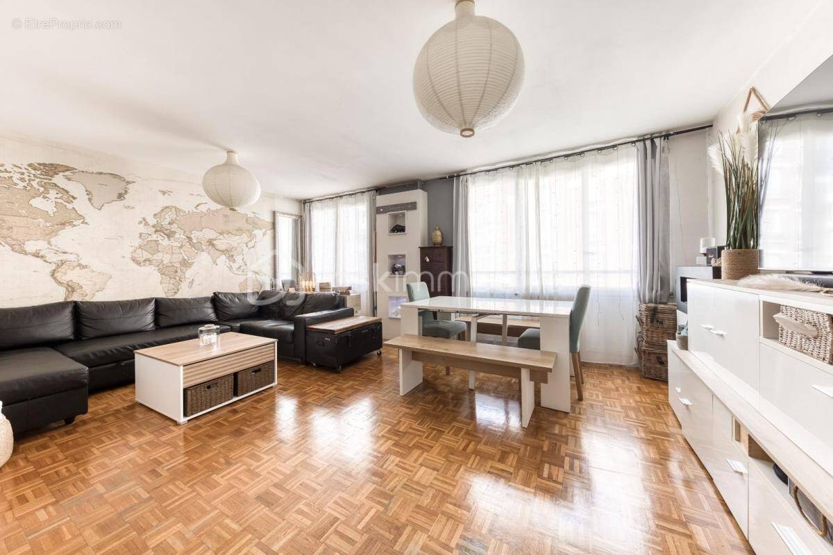 Appartement à PARIS-20E
