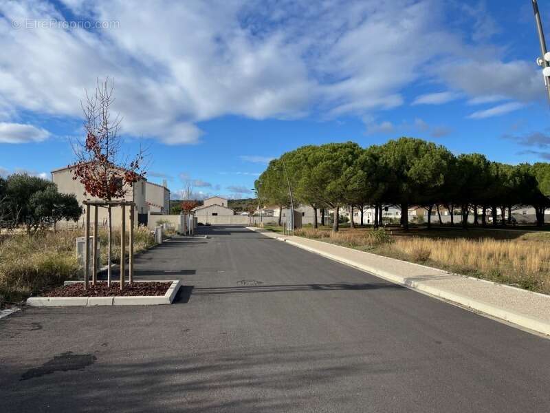 Terrain à LEZIGNAN-LA-CEBE