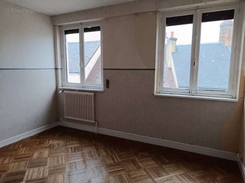 sam 2 - Appartement à CONNERRE