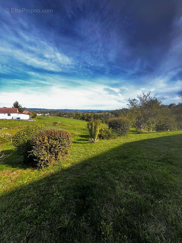 Maison à VARS-SUR-ROSEIX