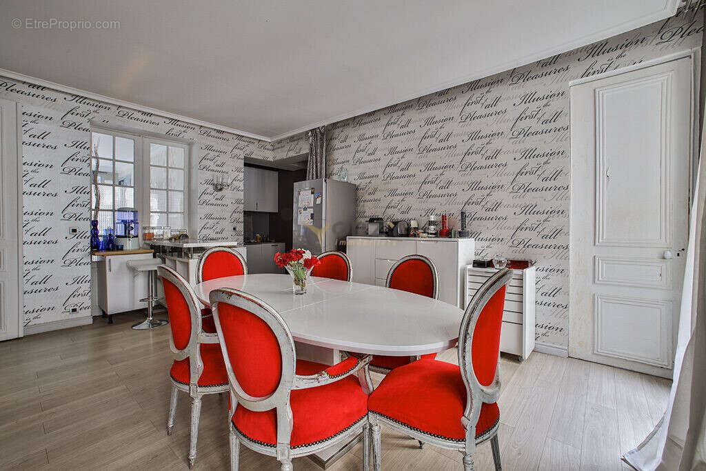 Appartement à PARIS-10E