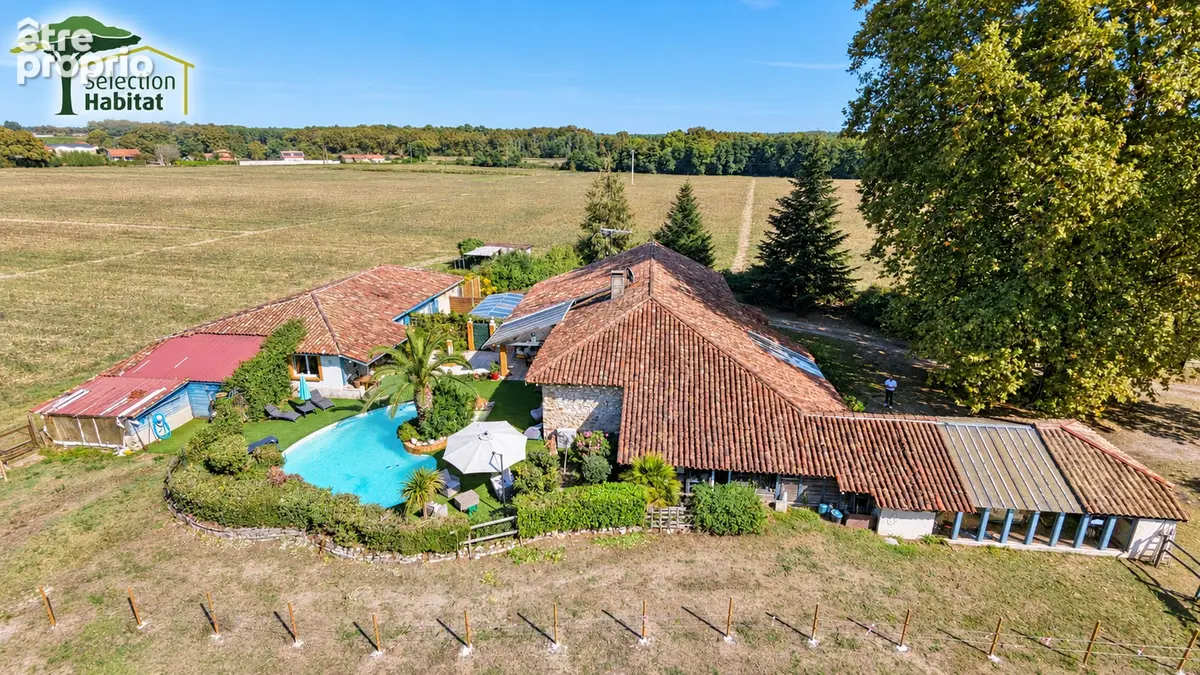 Ensemble immobilier d'exception de 380 m² hab. , piscine, dépendances et revenus locatifs - photo 2