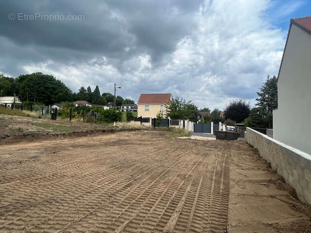 Terrain à MONTLHERY