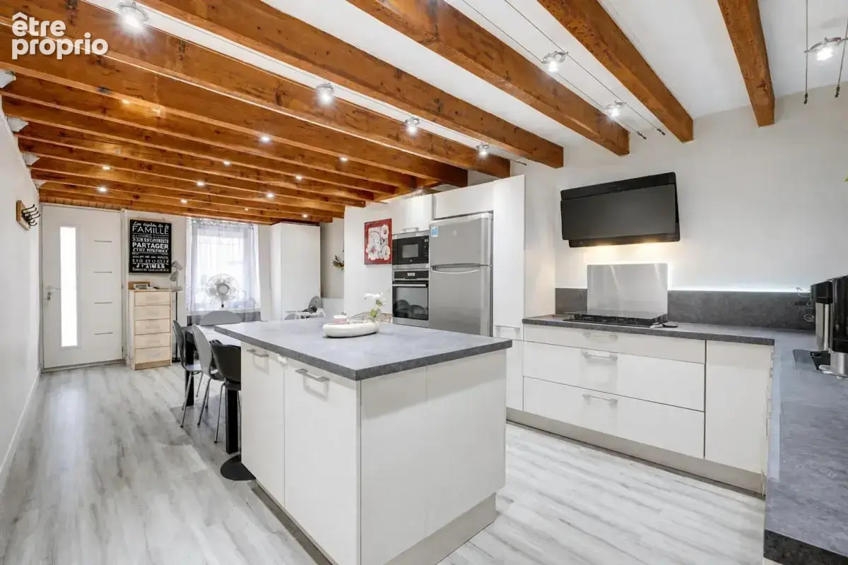 Maison de 7 pièces de 148 m² à Villefranche-sur-Saône - photo 3