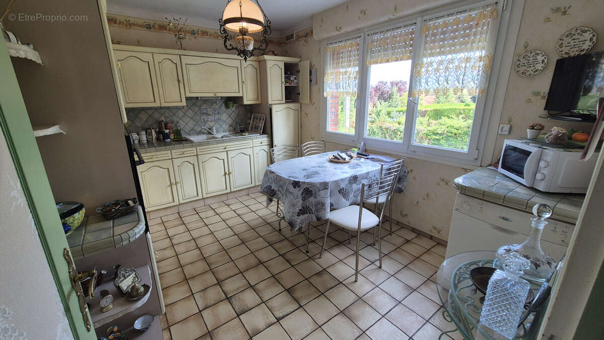 Maison à NEUVILLE-LES-LOEUILLY