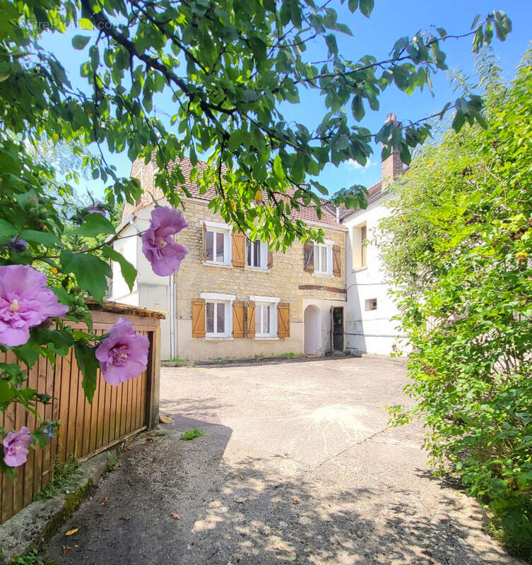 Appartement à BOISSY-L'AILLERIE