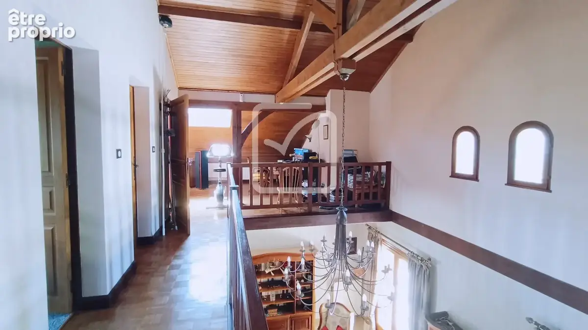 Elégante maison dans un beau cadre de vie. - photo 9