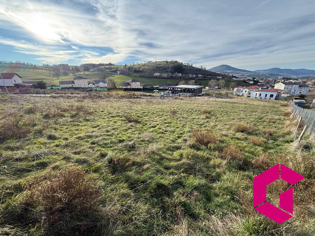 Terrain à YSSINGEAUX