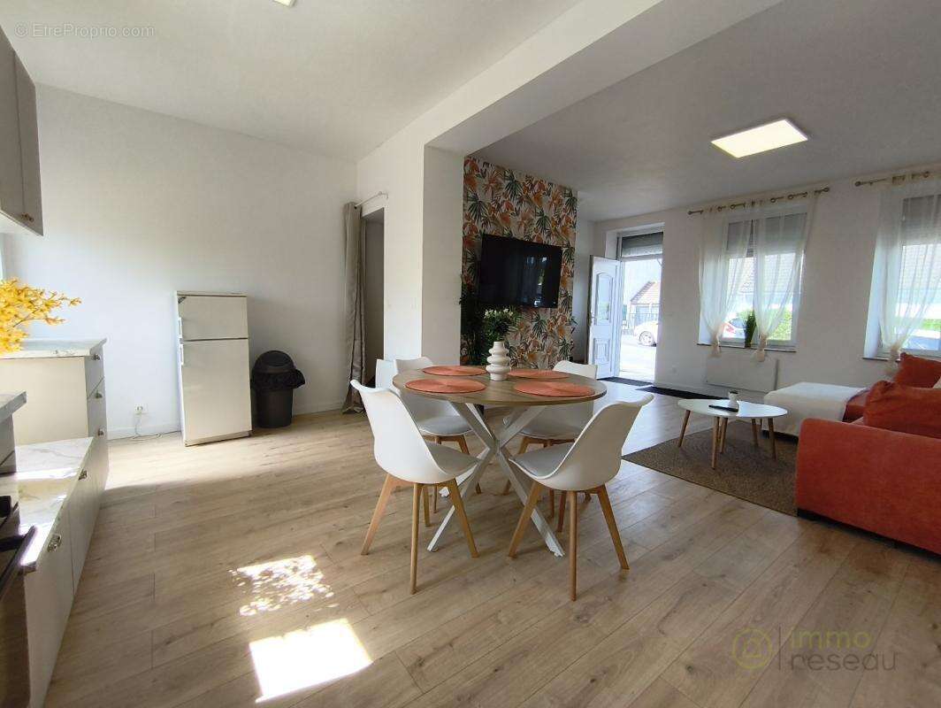 Maison 85 m² à Sains-Du-Nord  - photo 2