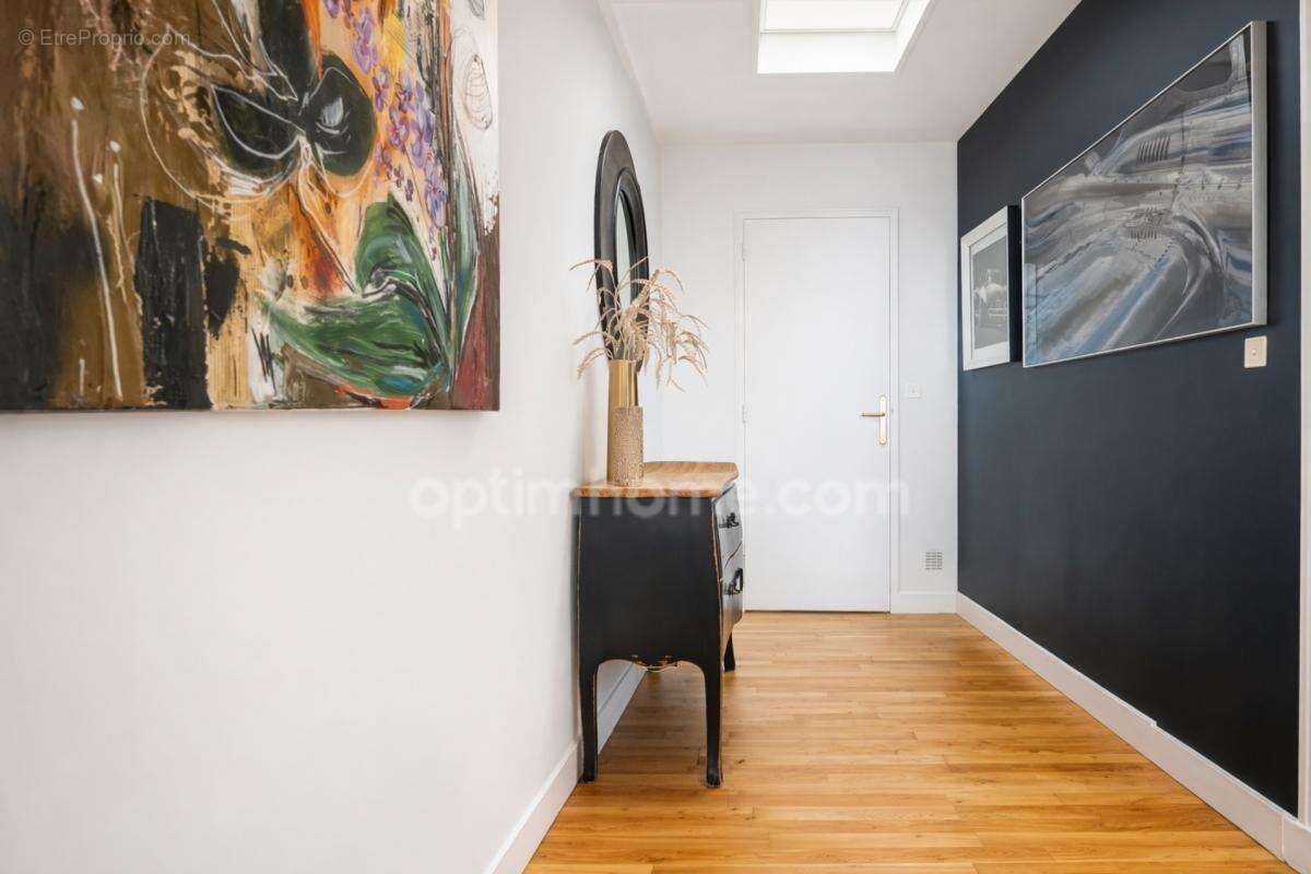 16000 Angoulême - Appartement de standing –  Grand espace de 150 m² – Plateau d’Angoulême – 3 chambres – 2 suites parentales – 3 - photo 12