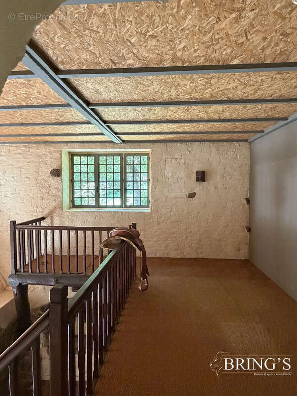 Maison 124 m² à Saint-Romain-Les-Atheux  - photo 6