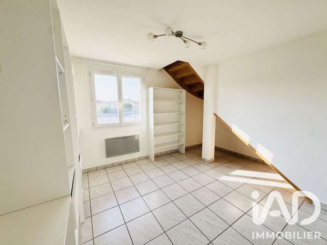 Maison 146 m² à Sainte-Agathe-La-Bouteresse  - photo 9