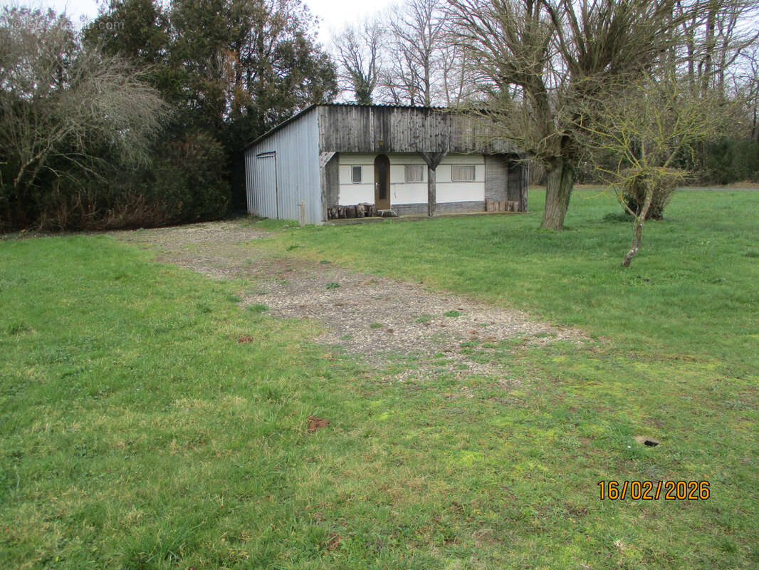 Terrain à CEAUX-EN-COUHE