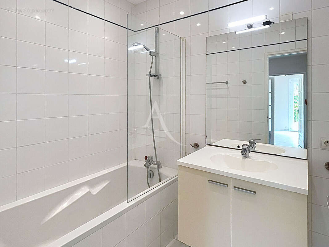 Maison familiale de 125 m² à Saint-Hilaire-Saint-Florent - photo 9