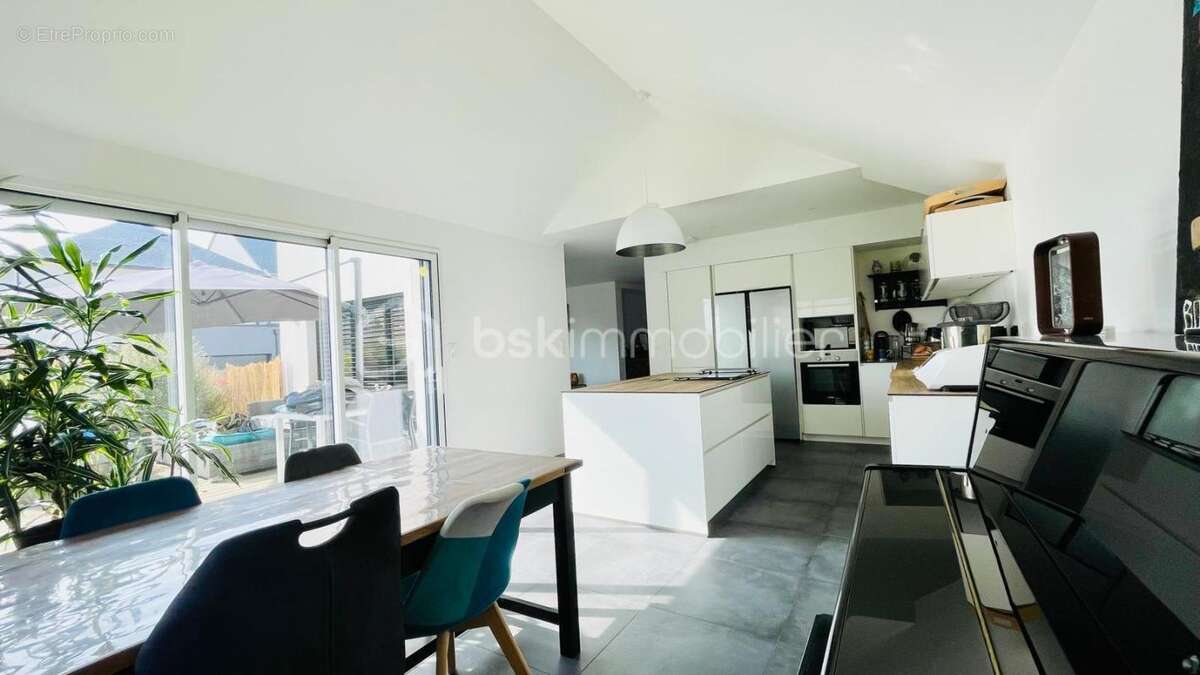 Maison à VERN-SUR-SEICHE