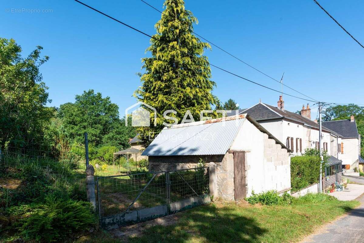 Maison 158 m² à Saint-Priest  - photo 2