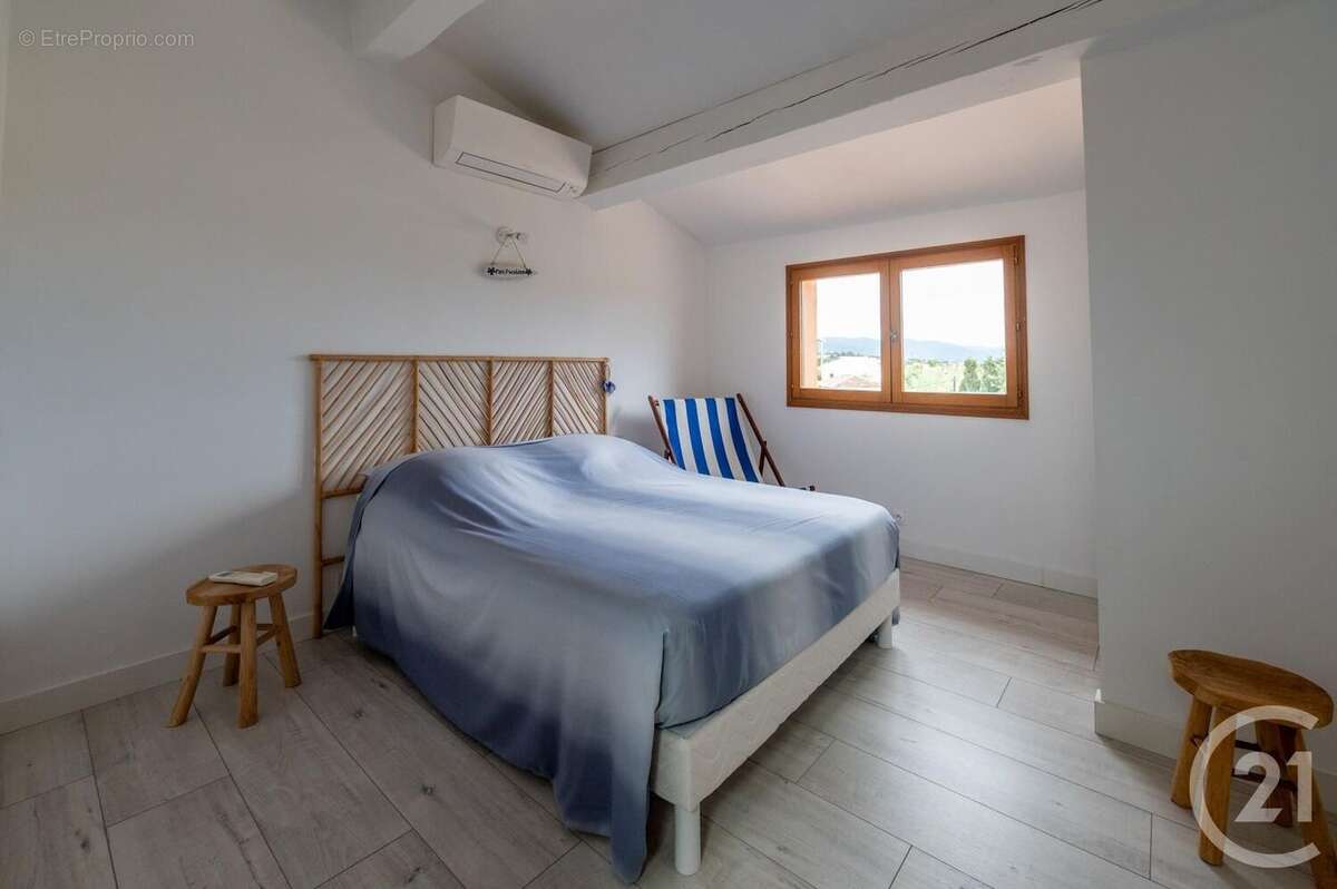 Maison à BORMES-LES-MIMOSAS