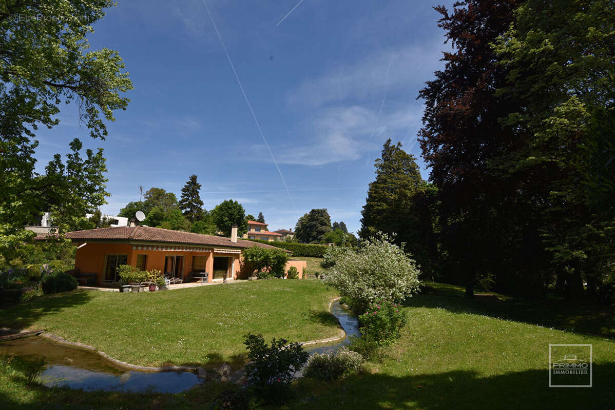 Maison à SAINT-CYR-AU-MONT-D'OR