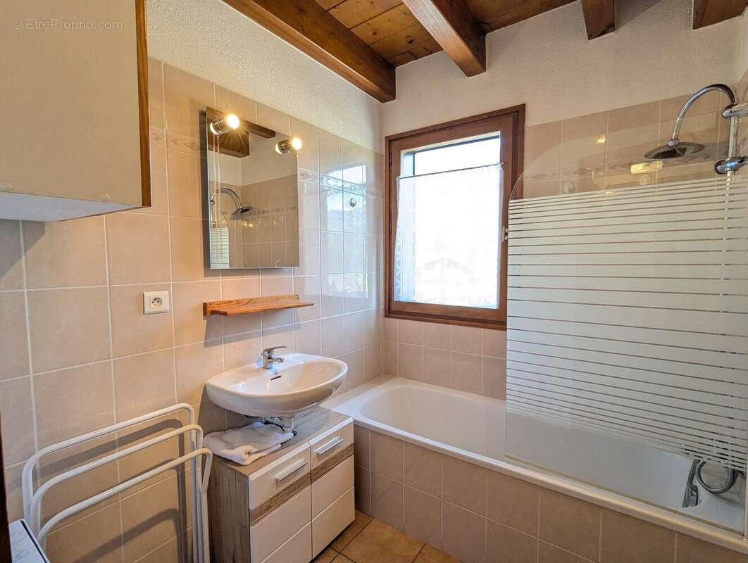 Appartement à MORILLON