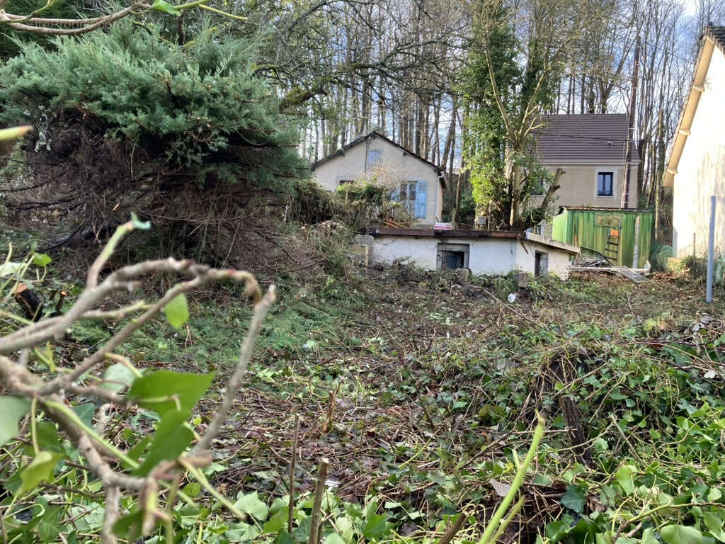 Terrain à GOMETZ-LE-CHATEL