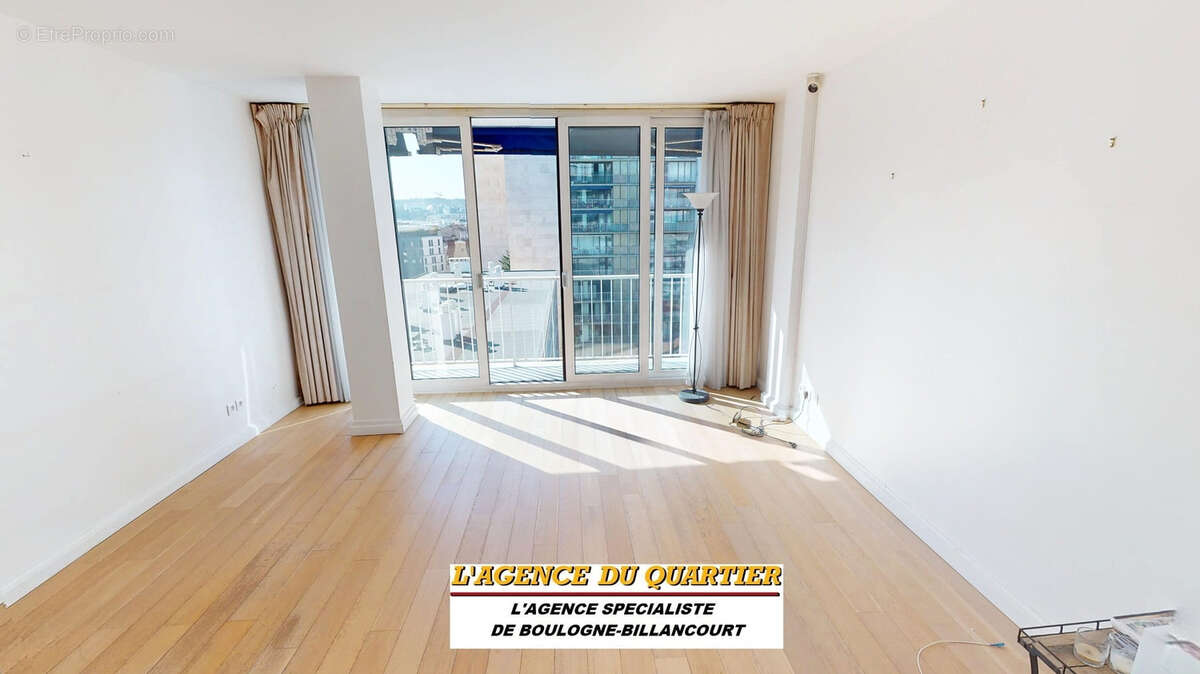 Place Corneille 3/4 pièces en étage élevé, 77 m² - photo 2