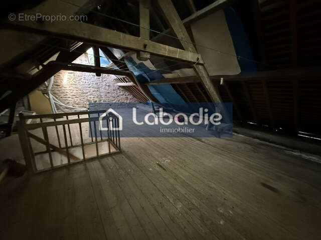 A 5mn de Saint-Sever, maison en pierres d'une surface habitable de 101m2, terrain de 1358m2. - photo 8
