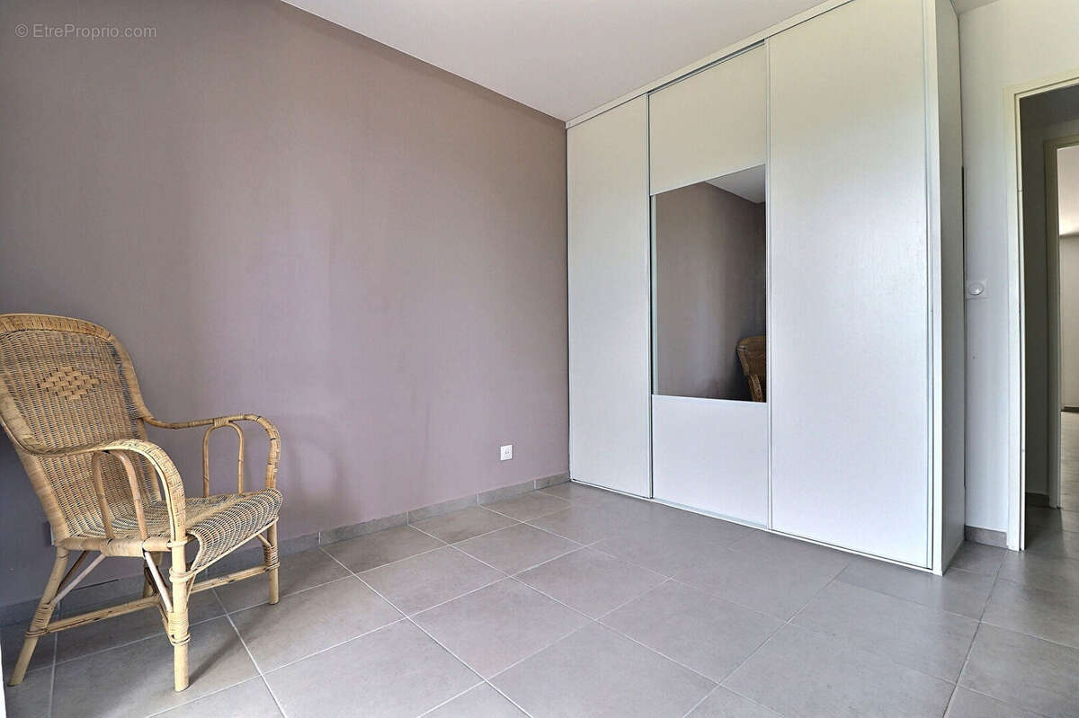 Appartement à ROUGIERS