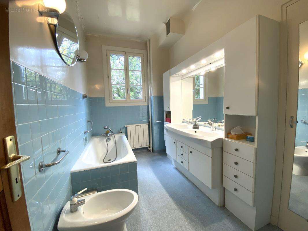 Maison à ROSNY-SUR-SEINE