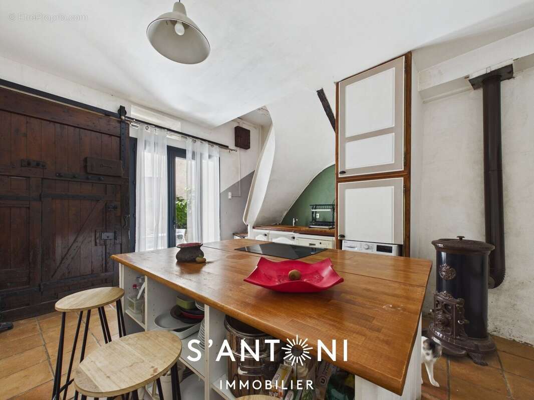 Maison de village avec terrasse  Beaux volumes  Charme et authenticité - photo 6