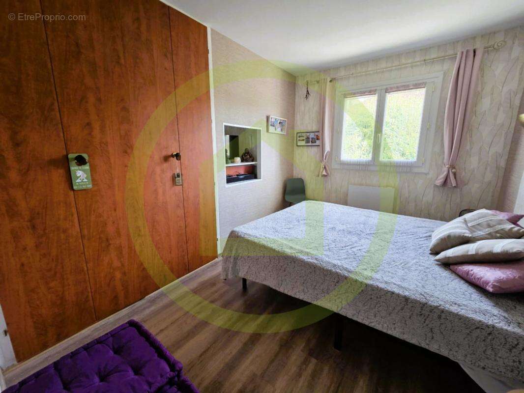 Maison à SAINT-BONNET-SUR-GIRONDE