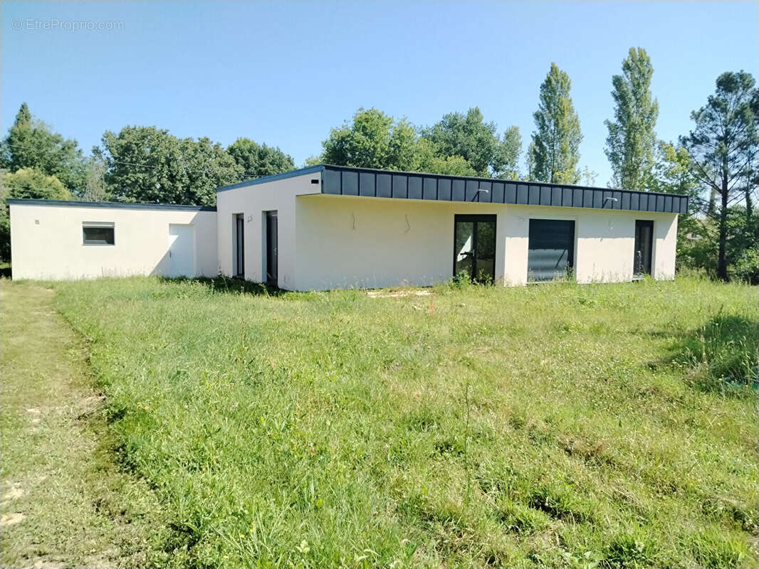 Maison à MONTPON-MENESTEROL