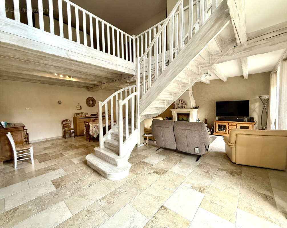 Maison à PIERRELATTE