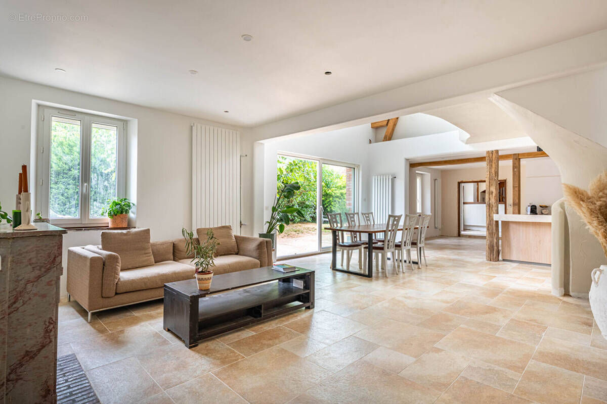 Maison à MAINVILLIERS