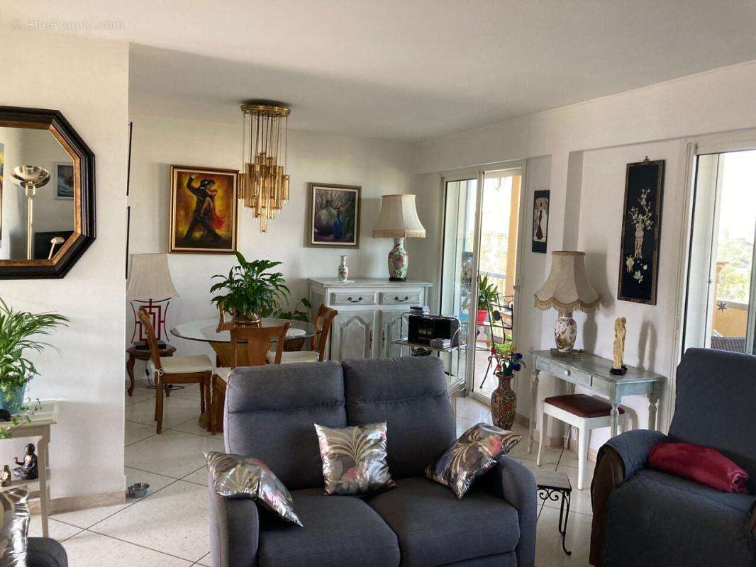 Appartement à SIX-FOURS-LES-PLAGES