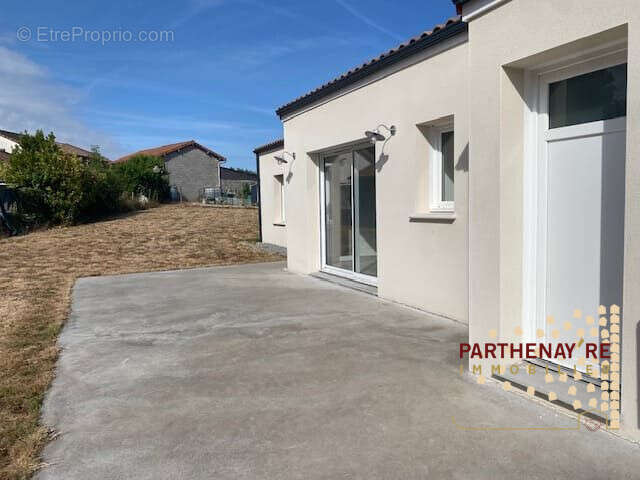 Maison à PARTHENAY