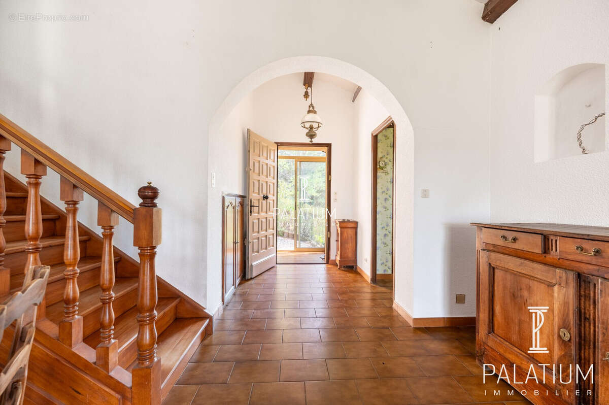 Maison 136 m² à Esparron-De-Verdon  - photo 7