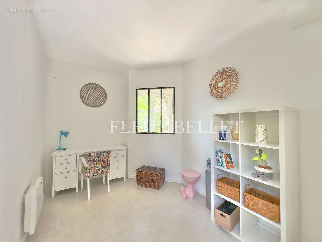 Appartement à ISSY-LES-MOULINEAUX