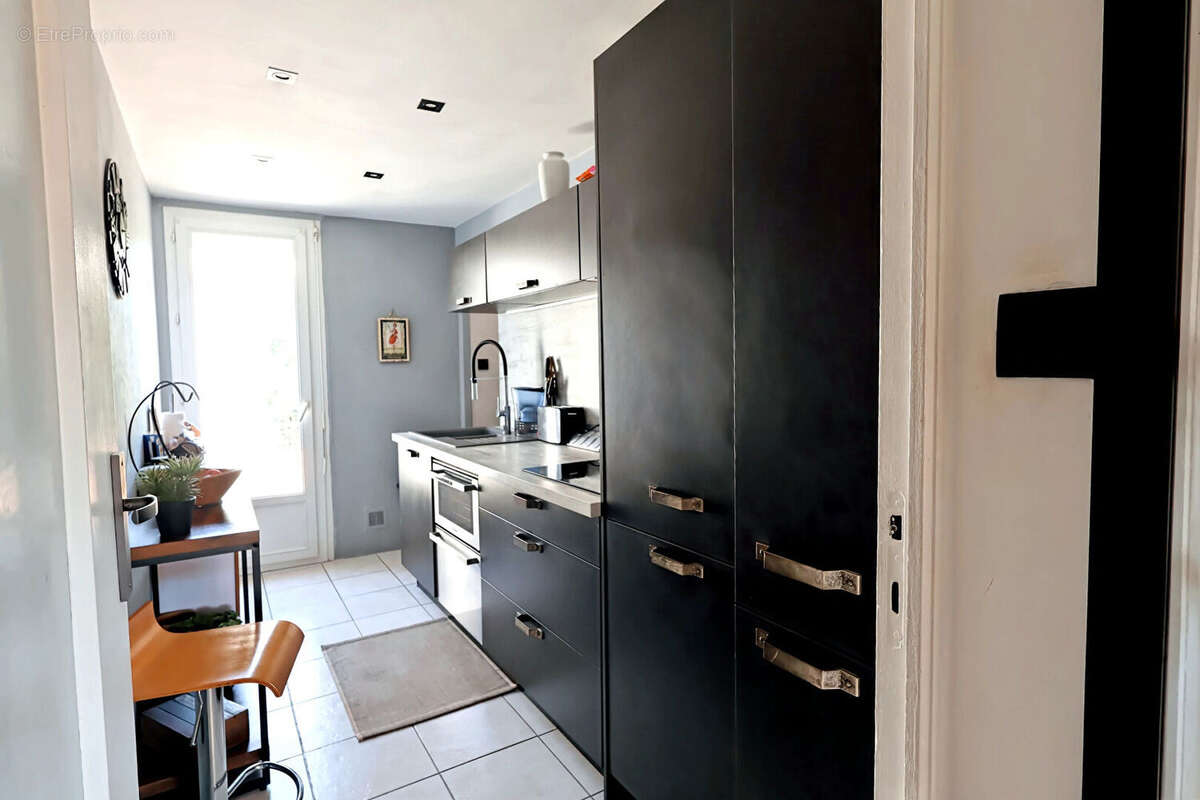 Appartement à MAUGUIO