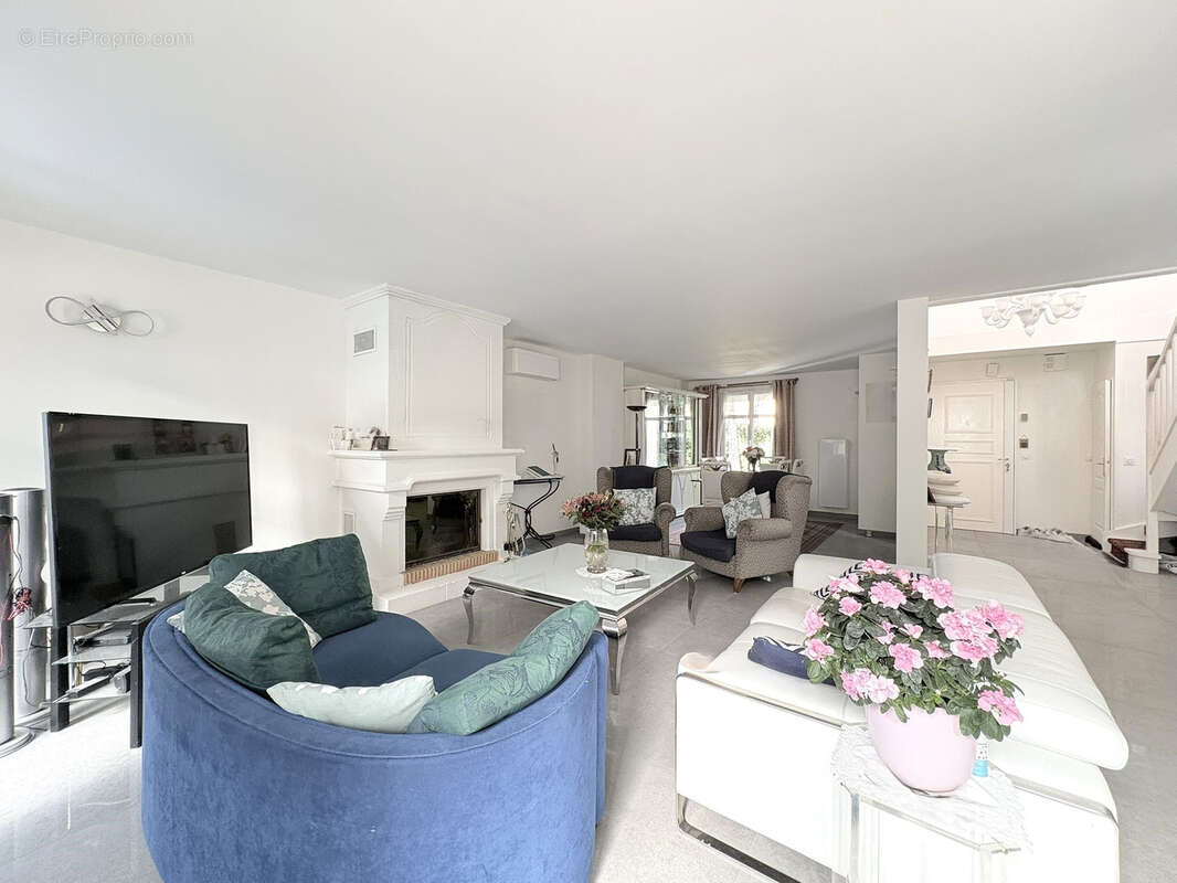 Maison à LA QUEUE-EN-BRIE