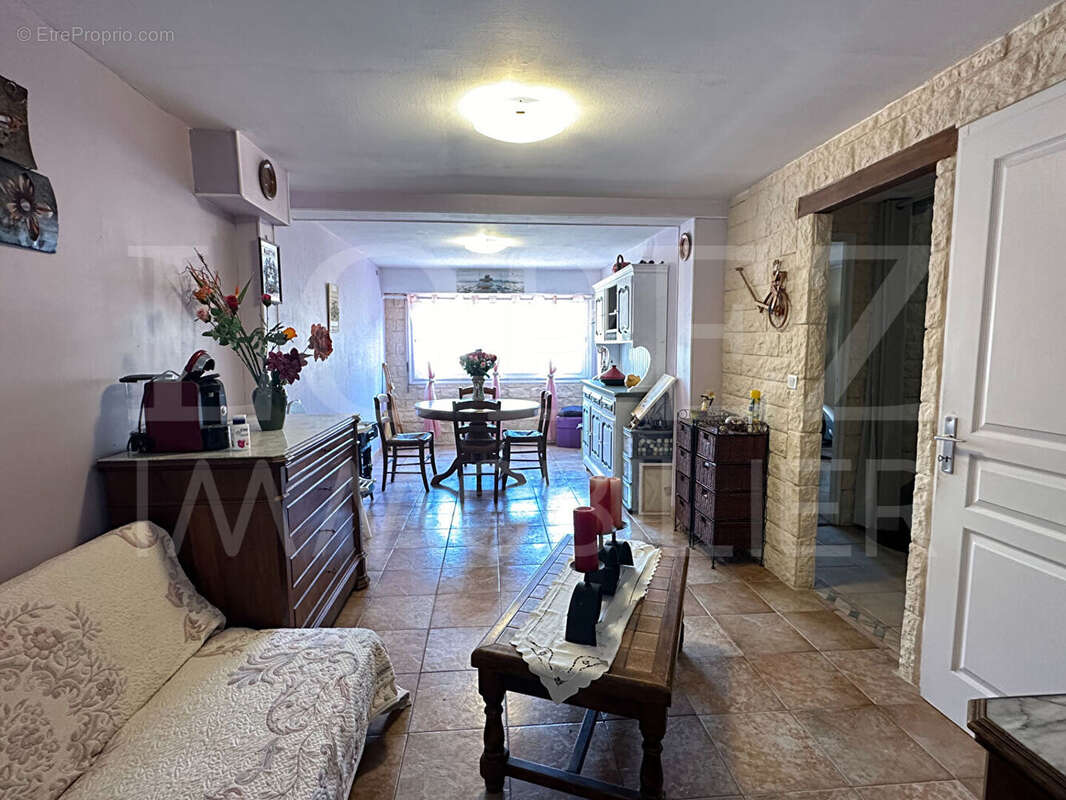 Maison à AIGUEFONDE