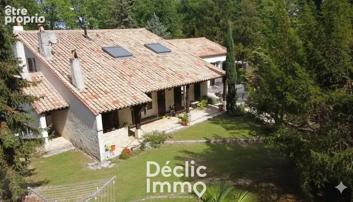 Maison familiale de 156 m² avec dépendance pro sur 2700 m² de terrain MAGNAC SUR TOUVRE - photo 2