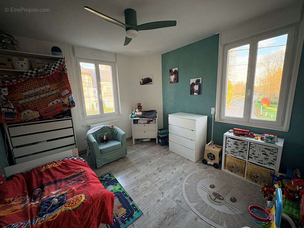 Maison à MOY-DE-L'AISNE