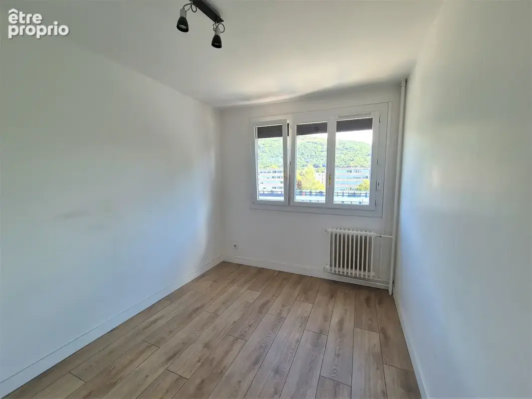Eybens – t4 73 m² avec vue sur les montagnes, étage élevé, balcon, sejour double et place de parking privative - photo 10