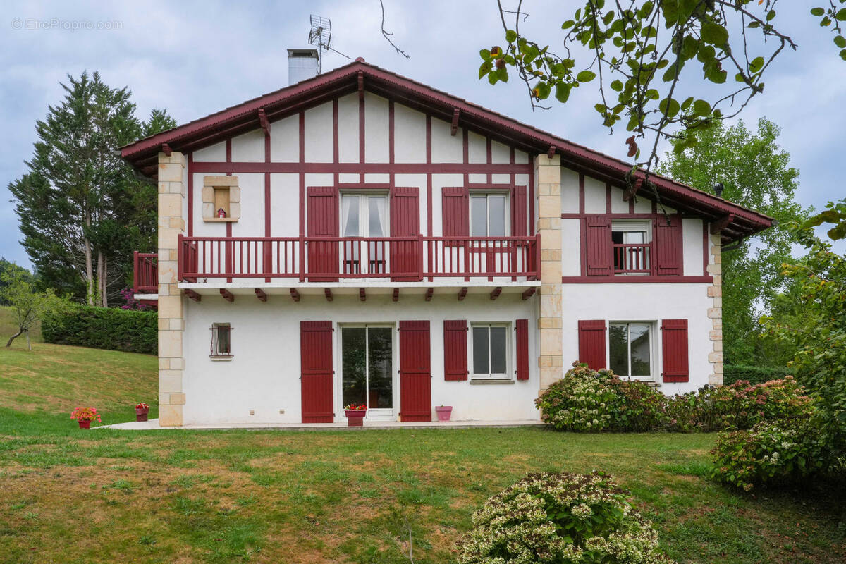 Maison à SAINT-PEE-SUR-NIVELLE