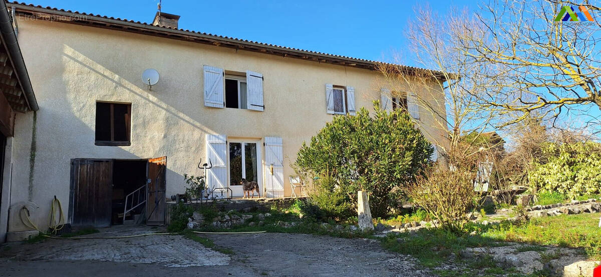 Maison 189 m² à Monleon-Magnoac  - photo 1