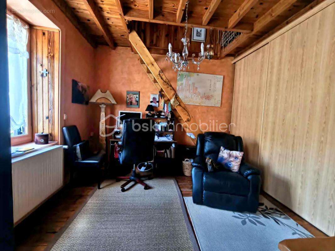 Maison à SAIL-SOUS-COUZAN