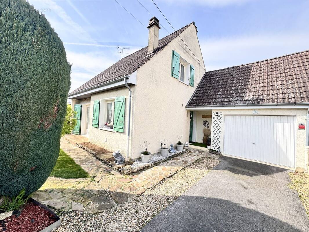 Maison à BELLEU